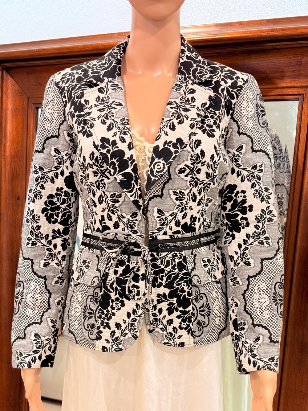 Vintage FOCUS 2000 JACKET Black & White Floral Fitted Coat Ladies Size 4